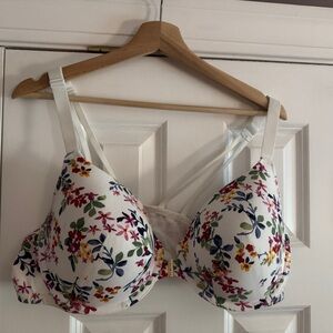 Cacique by Lane Bryant Floral Print Front Close Bra.
